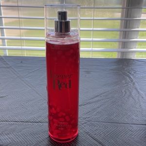 Forever Red fine fragrance mist Bath & body Works 8 Fl Oz. 236 ml